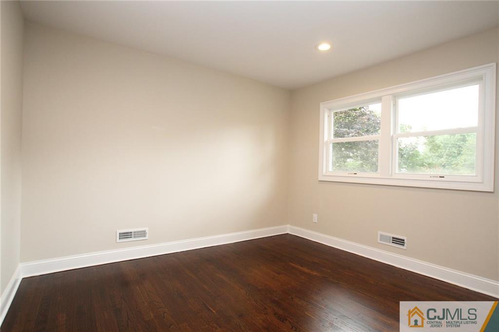 27 Gulf Road East Brunswick, NJ 08816 - Photo 22 of 25 Gallery Image 22