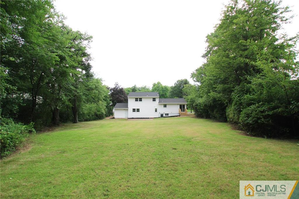 27 Gulf Road East Brunswick, NJ 08816 - Photo 5 of 25 Gallery Image 5