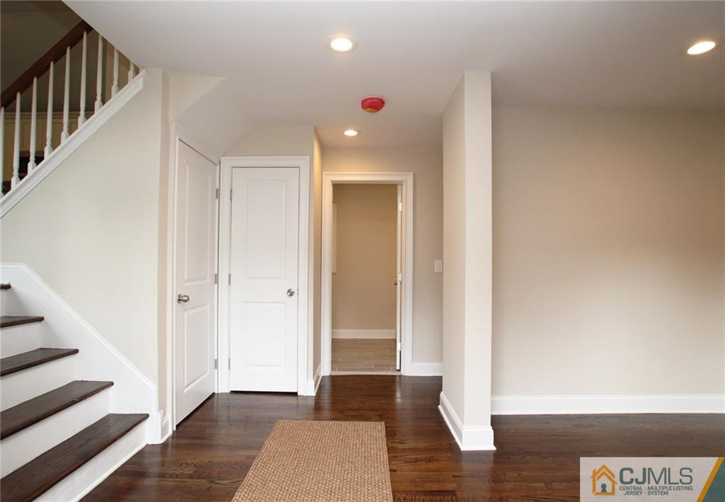 27 Gulf Road East Brunswick, NJ 08816 - Photo 6 of 25 Gallery Image 6