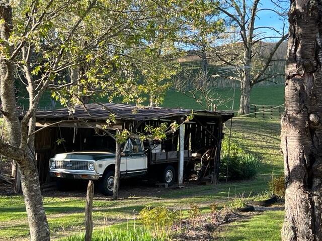1091 Sandy Road Mountain City, TN 37683 - Photo 5 of 28 IMG_0210