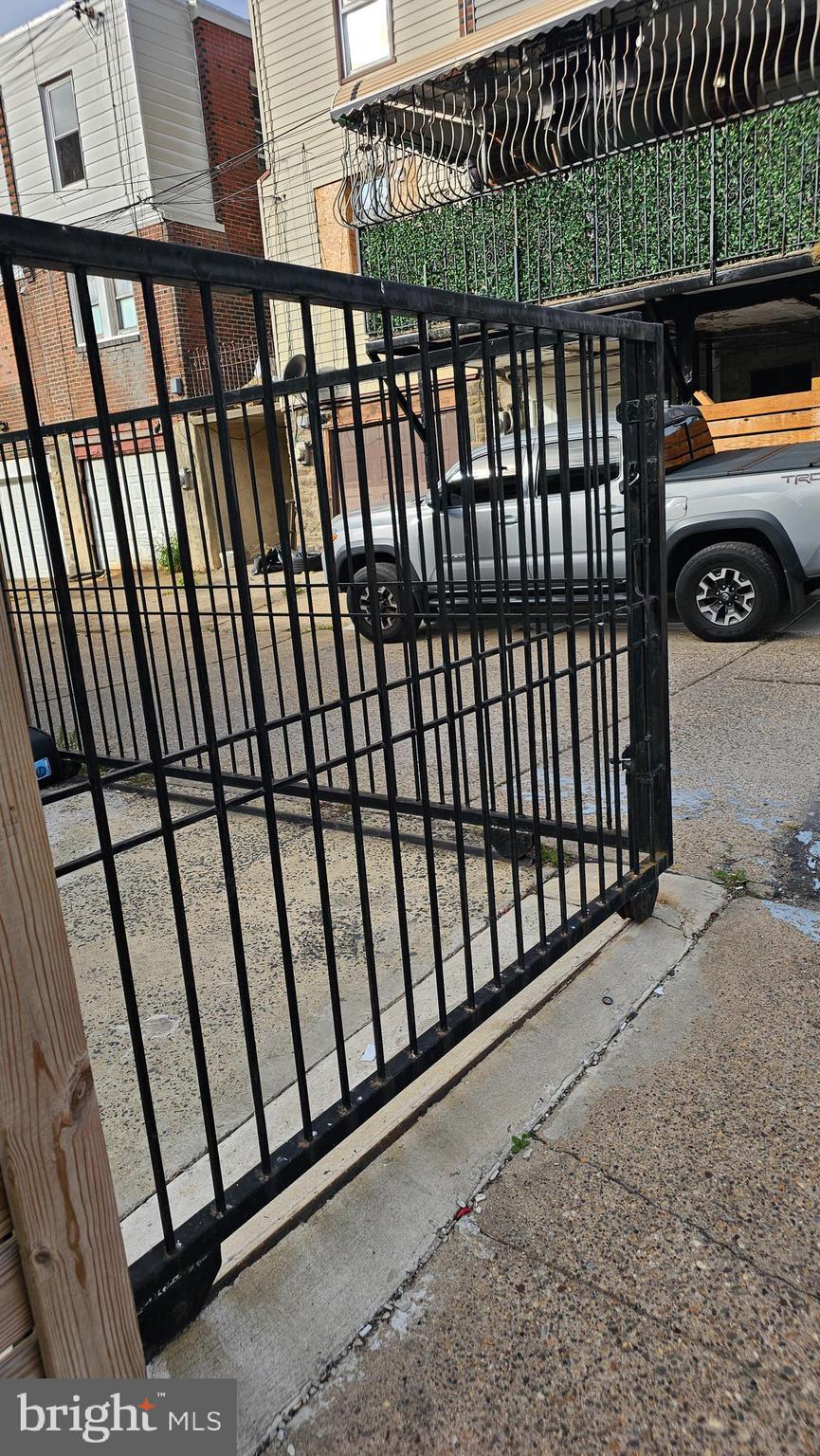 4254 O Street Philadelphia, PA 19124 - Photo 4 of 29 a view of entryway
