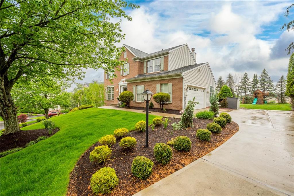 602 Birch Court Bridgeville, PA 15017 - Photo 3 of 47