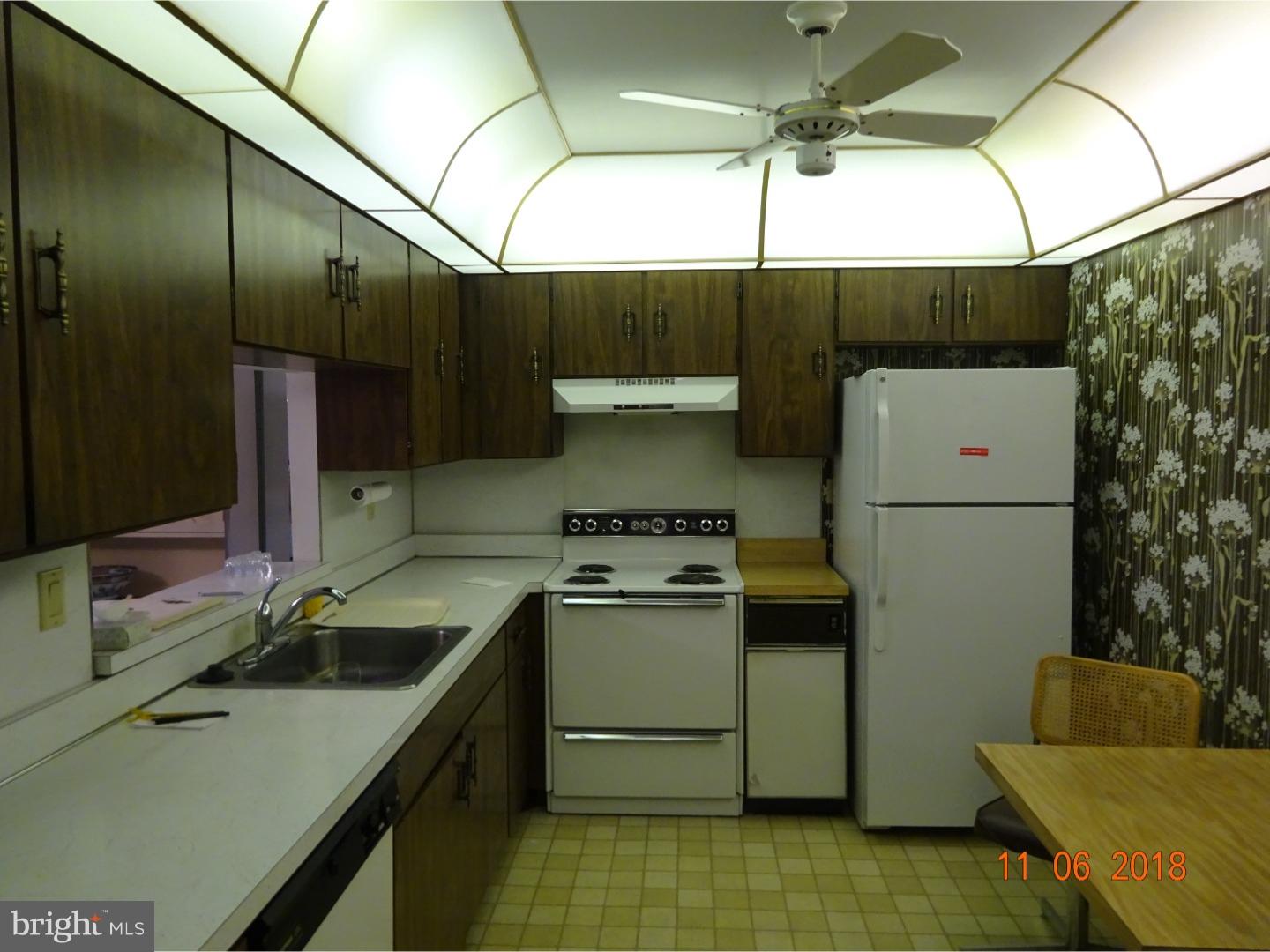 6307 Delaire Landing Road, Unit 307 Philadelphia, PA 19114 - Photo 8 of 22 Kitchen