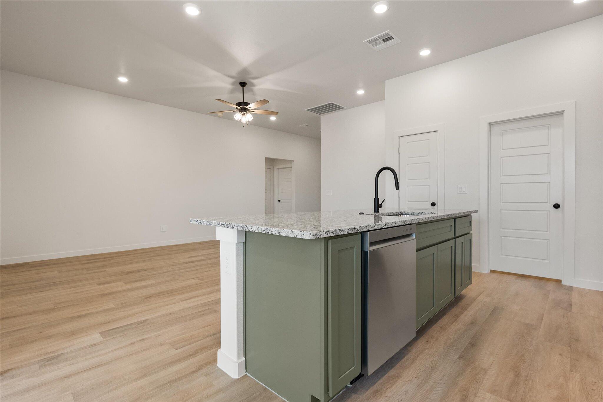 3031 137th Street Lubbock, TX 79423 - Photo 14 of 26 14-3031 137th_1667