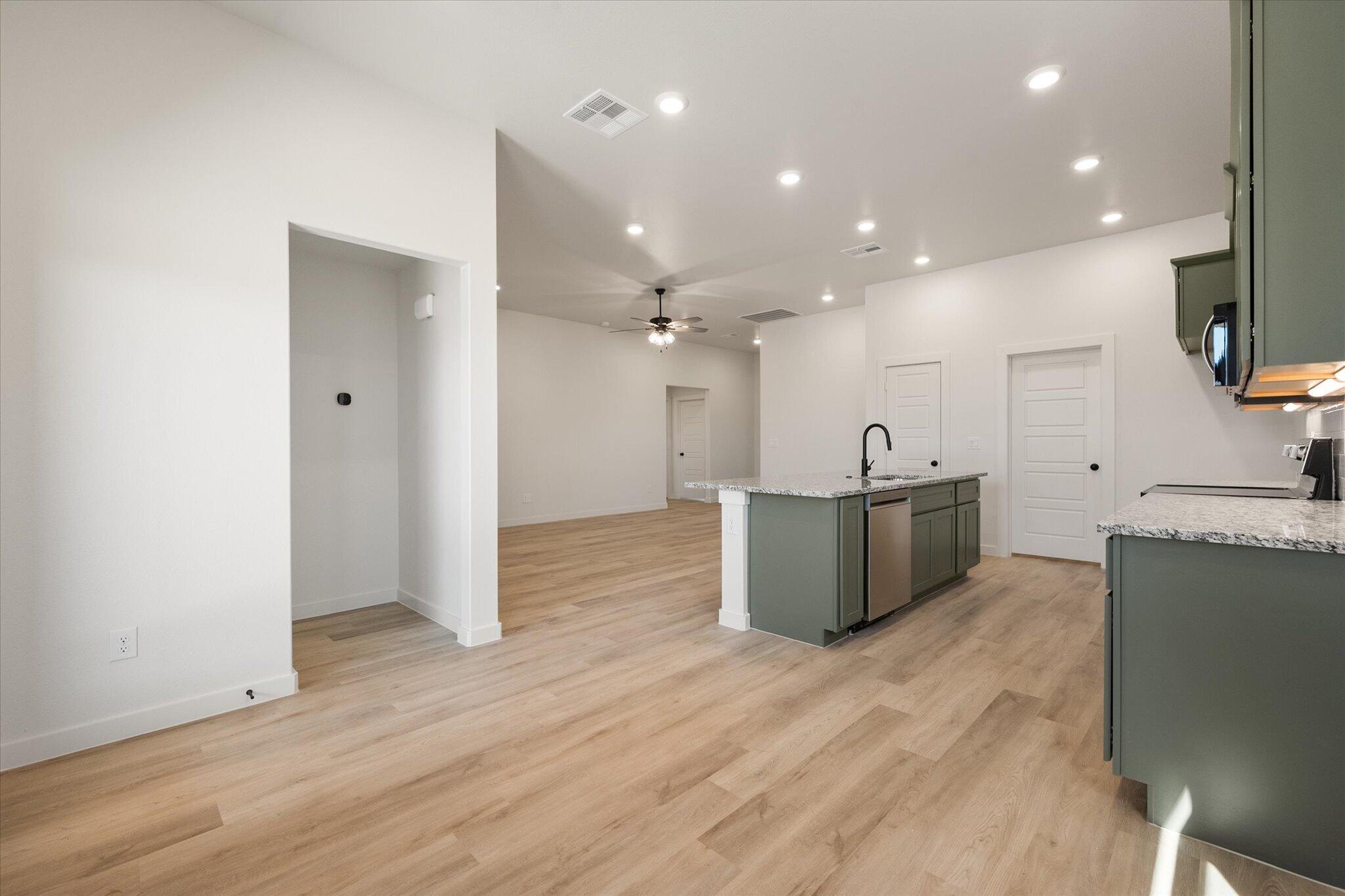 3031 137th Street Lubbock, TX 79423 - Photo 16 of 26 17-3031 137th_1682