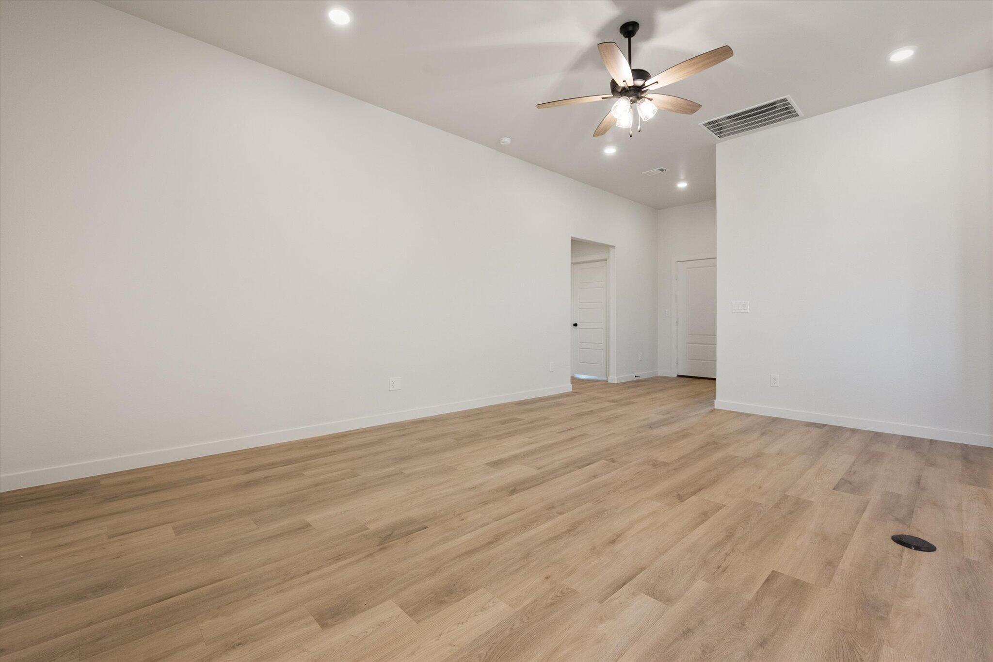 3031 137th Street Lubbock, TX 79423 - Photo 6 of 26 10-3031 137th_1647