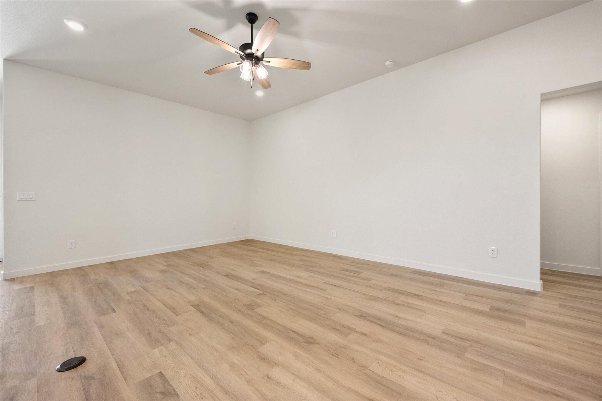 3031 137th Street Lubbock, TX 79423 - Photo 7 of 26 09-3031 137th_1642