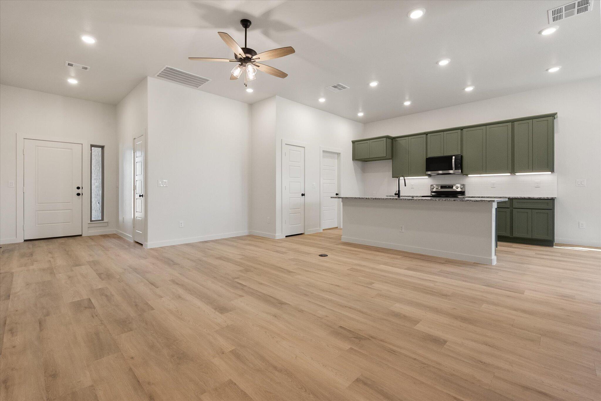 3031 137th Street Lubbock, TX 79423 - Photo 9 of 26 08-3031 137th_1637