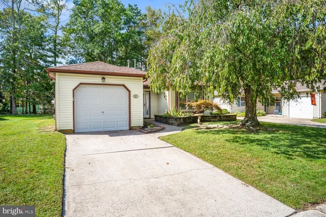 $2,200 | 327 Concord Court, Little Egg Harbor, NJ 08087