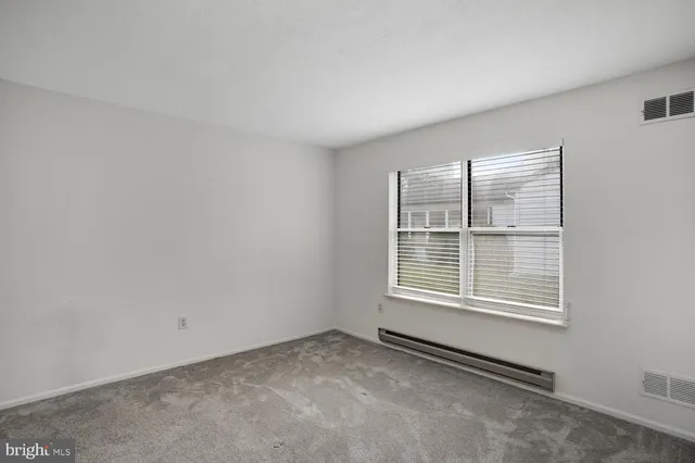 $2,200 | 327 Concord Court, Little Egg Harbor, NJ 08087