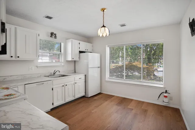 $2,200 | 327 Concord Court, Little Egg Harbor, NJ 08087