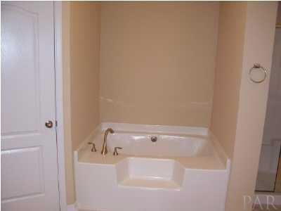 2829 Shoni Drive Navarre, FL 32566 - Photo 10 of 11 Master Bath