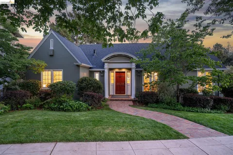 $2,495,000 | 132 Caperton Avenue, Piedmont, CA 94611