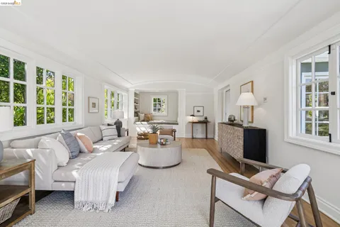 $2,495,000 | 132 Caperton Avenue, Piedmont, CA 94611