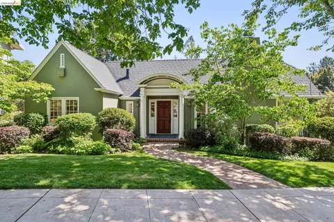 $2,495,000 | 132 Caperton Avenue, Piedmont, CA 94611