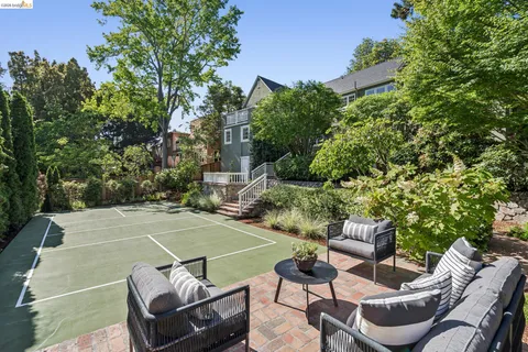 $2,495,000 | 132 Caperton Avenue, Piedmont, CA 94611