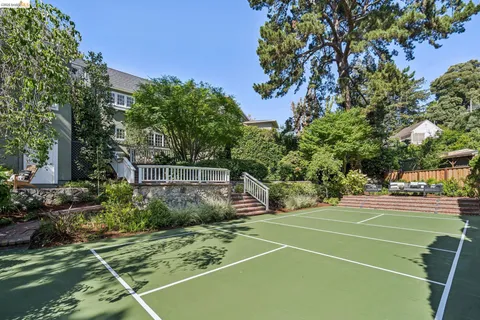 $2,495,000 | 132 Caperton Avenue, Piedmont, CA 94611