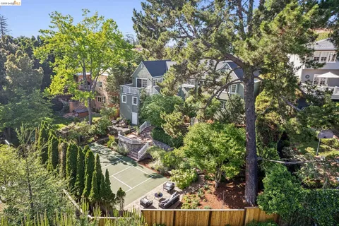 $2,495,000 | 132 Caperton Avenue, Piedmont, CA 94611
