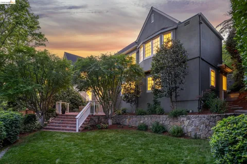 $2,495,000 | 132 Caperton Avenue, Piedmont, CA 94611