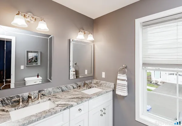 $584,900 | 50 Lexington Gardens, Unit 50, North Haven, CT 06473