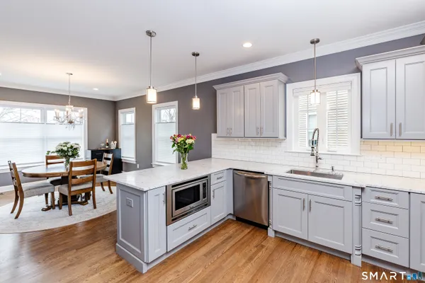 $584,900 | 50 Lexington Gardens, Unit 50, North Haven, CT 06473
