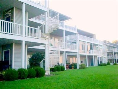 237 Riverfront Street, Unit 9 Spring Lake, MI 49456 - Photo 1 of 1 20140718154909701381000000-o