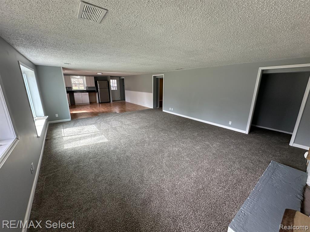 9354 White Lake Road Fenton, MI 48430 - Photo 15 of 37 Gallery Image 15