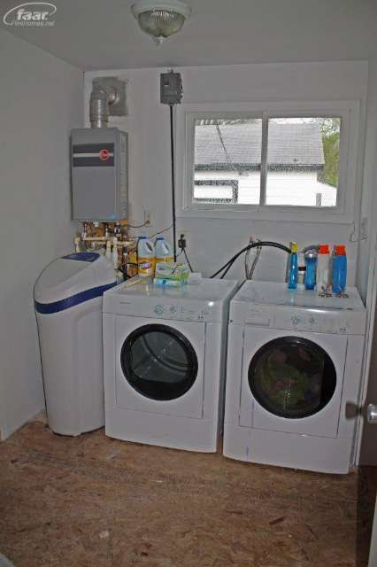 6258 North Linden Road Mount Morris, MI 48458 - Photo 7 of 9 20400834-6.JPG