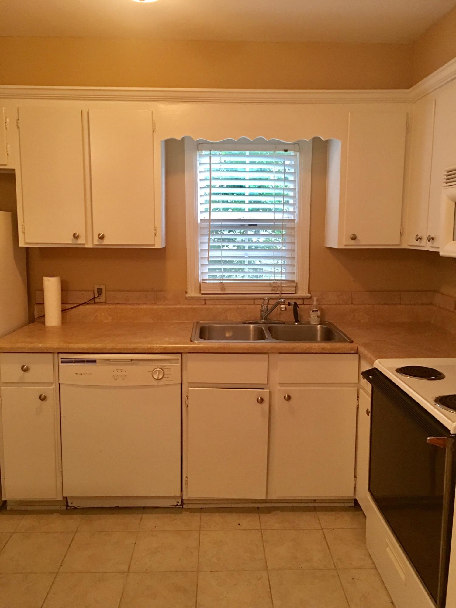 213 Ruth Street Pensacola, FL 32507 - Photo 6 of 10 Kitchen