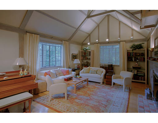 48 Arnold Road Wellesley, MA 02481 - Photo 4 of 7