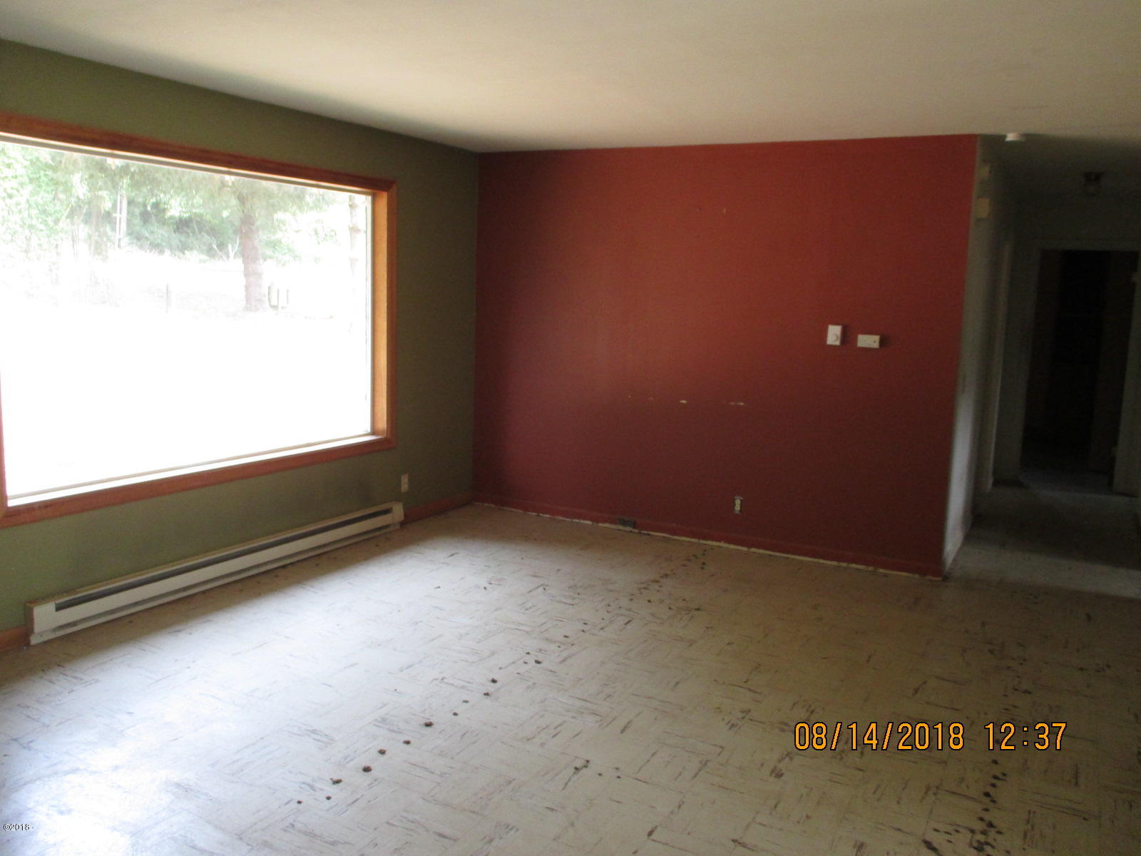 21955 Blaine Road Beaver, OR 97108 - Photo 4 of 21 Living room