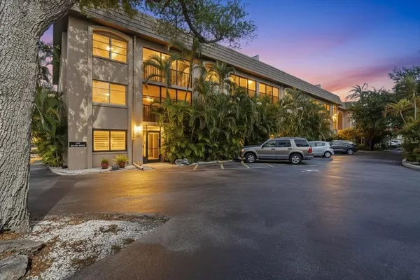 $1,750 | 3700 South Osprey Avenue, Unit 115, Sarasota, FL 34239