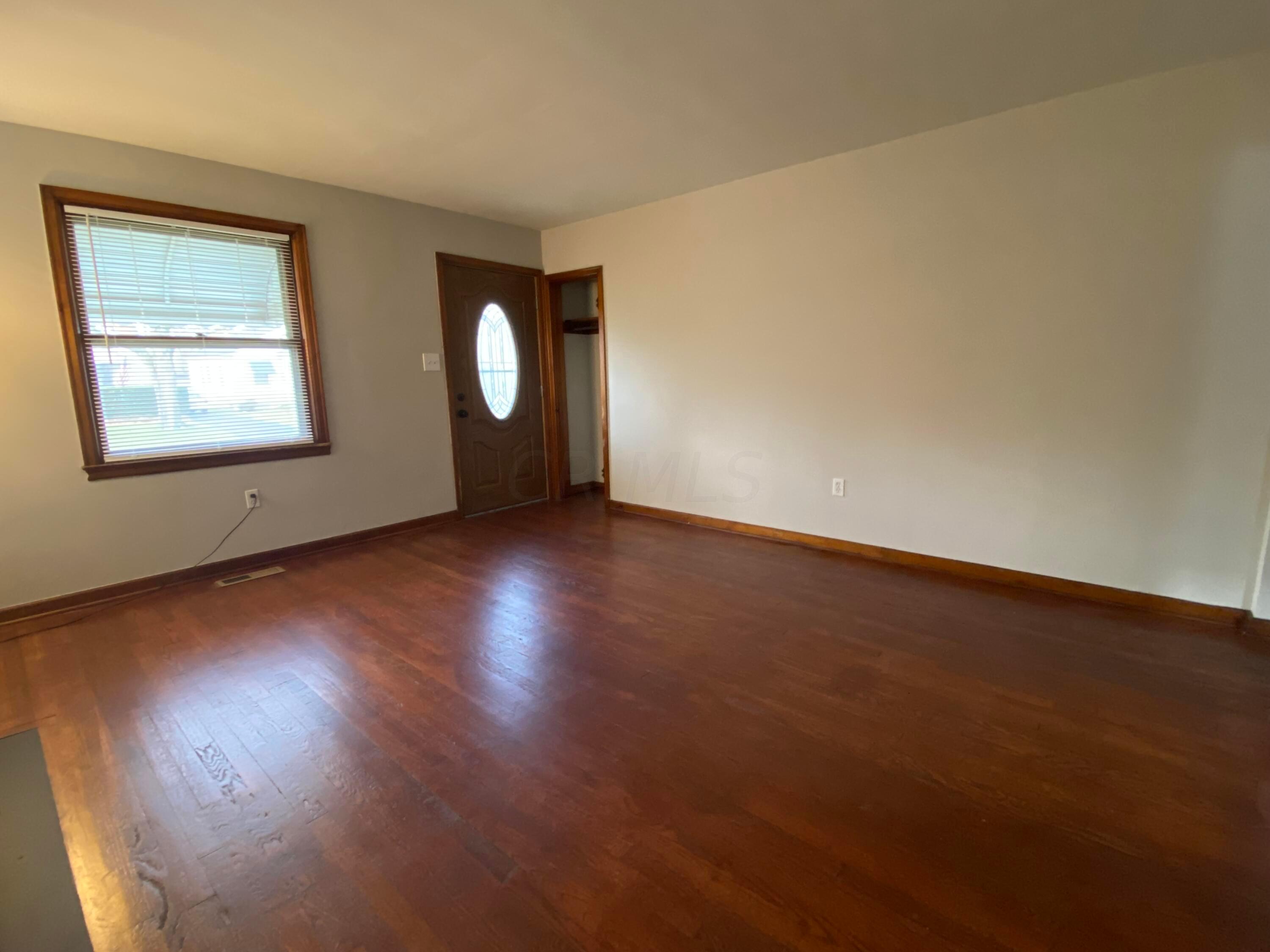 620 Crescent Road Columbus, OH 43204 - Photo 6 of 17 IMG_3619