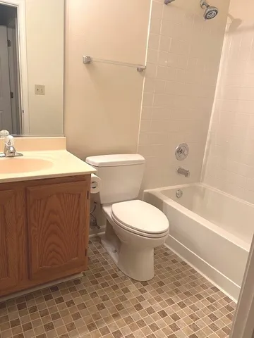 $2,475 | 2724 Odlum Drive, Schaumburg, IL 60107