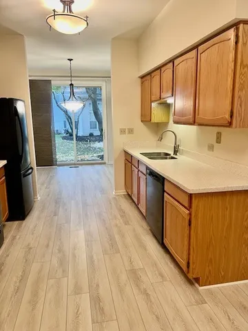 $2,475 | 2724 Odlum Drive, Schaumburg, IL 60107