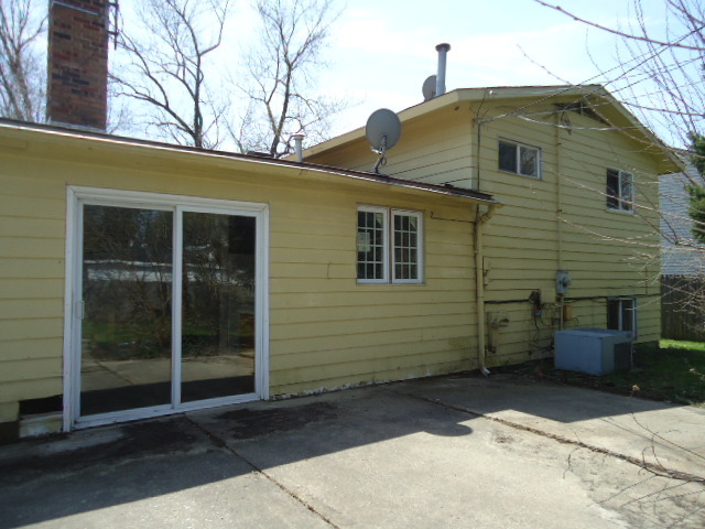550 Redwood Road Bolingbrook, IL 60440 - Photo 14 of 14 a front view of a house with a yard