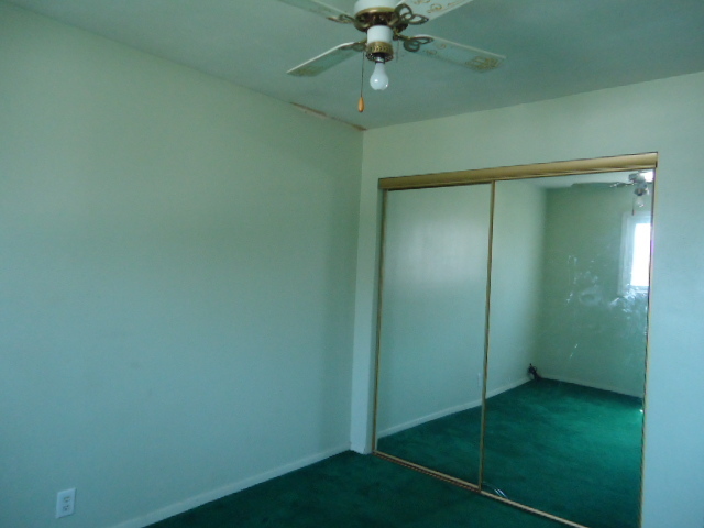 550 Redwood Road Bolingbrook, IL 60440 - Photo 7 of 14 a view of an empty room