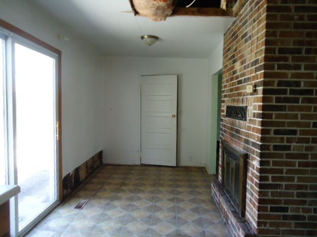 550 Redwood Road Bolingbrook, IL 60440 - Photo 10 of 14 a view of a bathroom