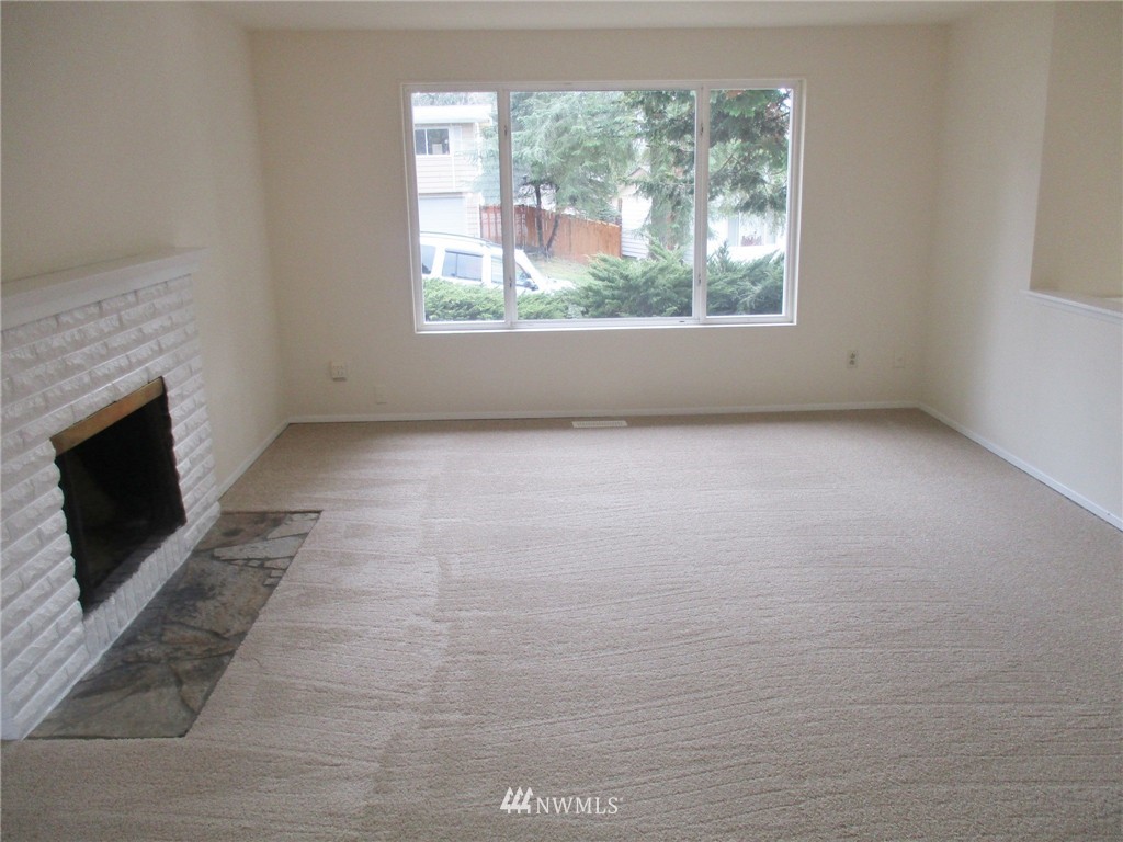 12620 Southeast 187th Place Renton, WA 98058 - Photo 3 of 10 Gallery Image 3