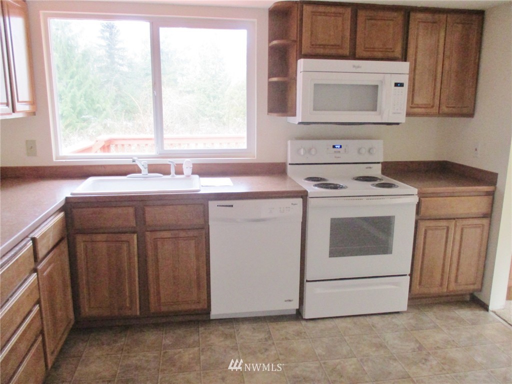 12620 Southeast 187th Place Renton, WA 98058 - Photo 7 of 10 Gallery Image 7