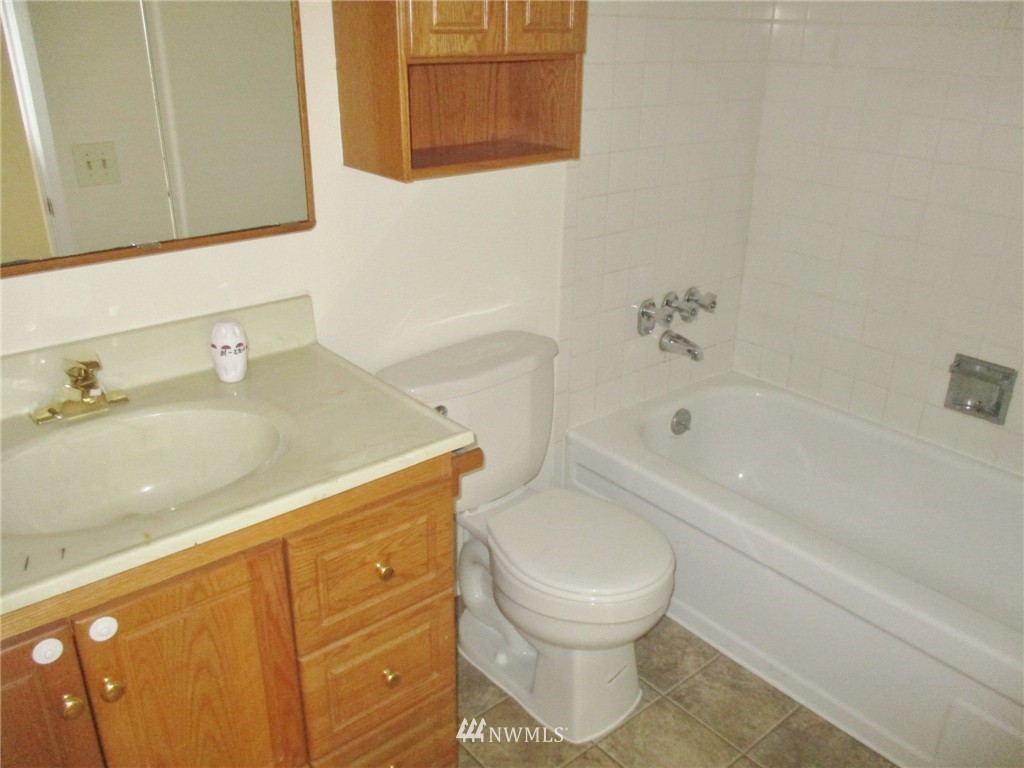 12620 Southeast 187th Place Renton, WA 98058 - Photo 8 of 10 Gallery Image 8