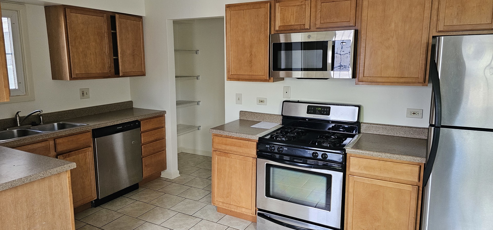 833 Village Quarter Road, Unit THC West Dundee, IL 60118 - Photo 6 of 20