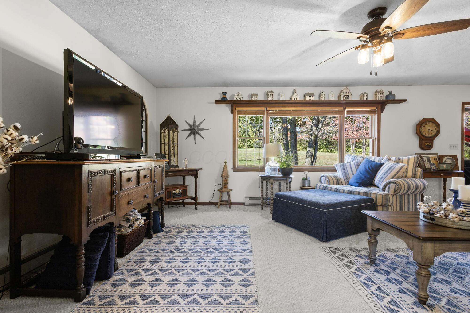 6520 Mills Road Ostrander, OH 43061 - Photo 7 of 58 Living Room