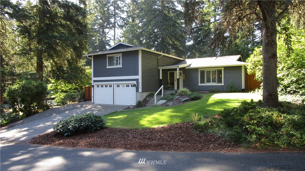9057 Ridgeview Circle West University Place, WA 98466 - Photo 1 of 40 Gallery Image 1