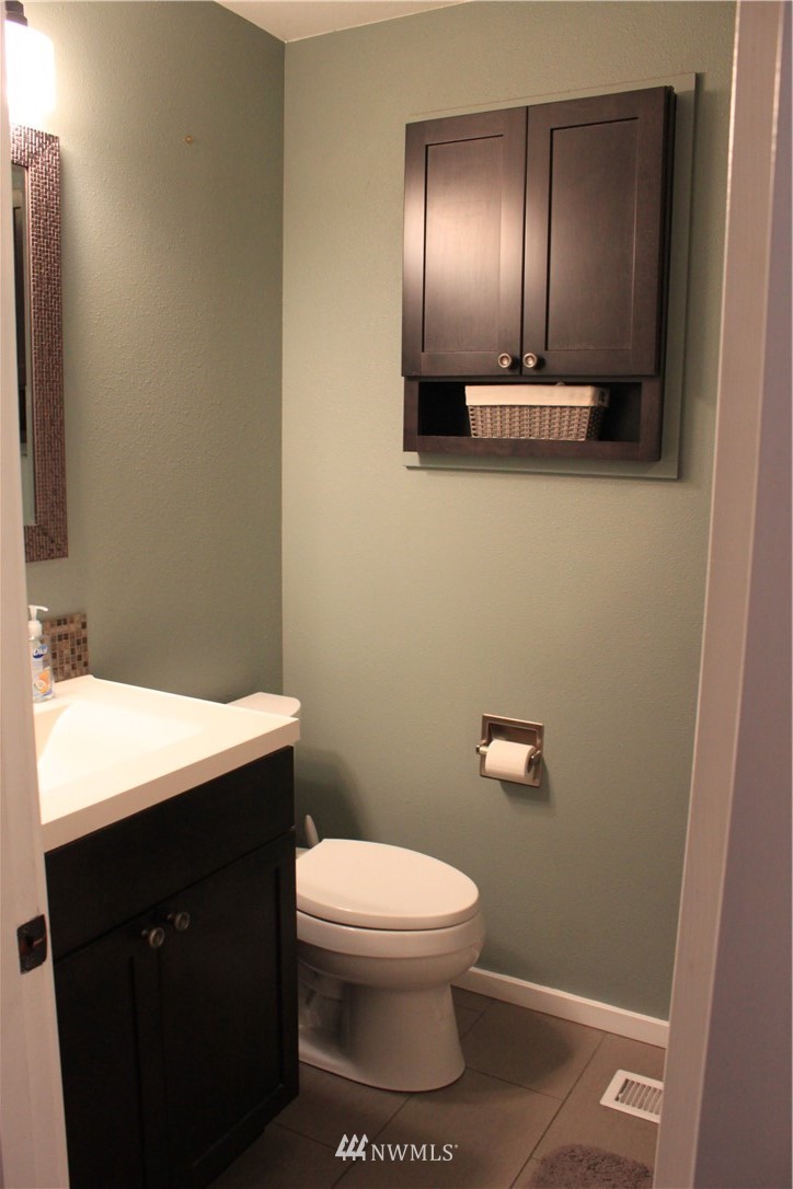 9057 Ridgeview Circle West University Place, WA 98466 - Photo 20 of 40 Gallery Image 20