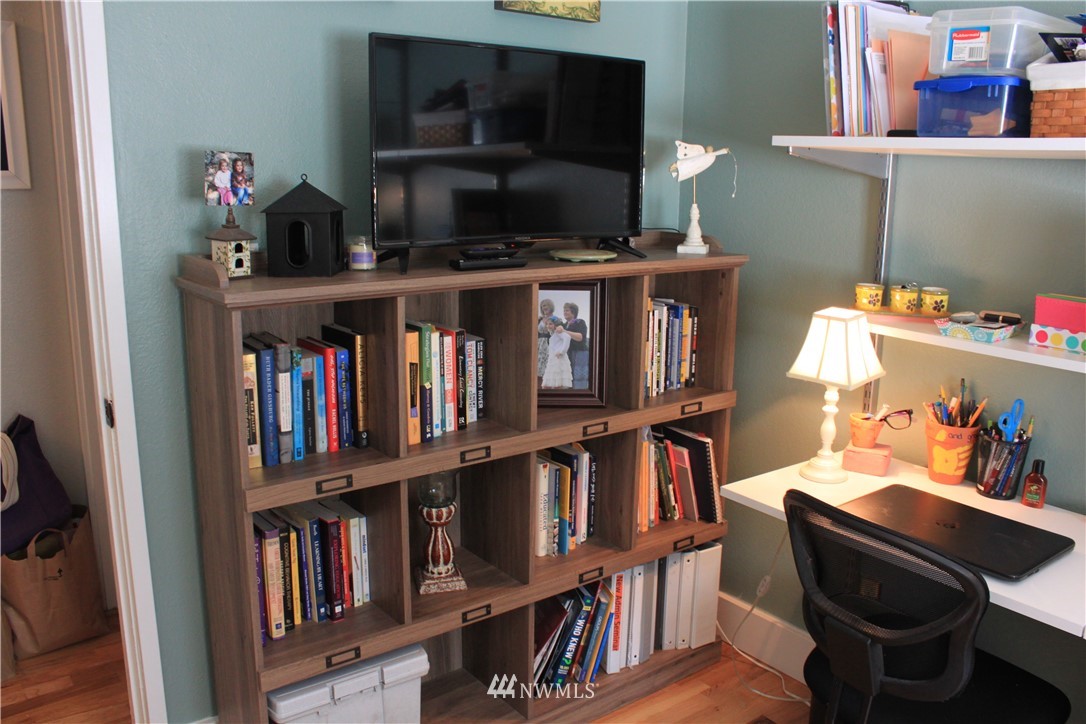 9057 Ridgeview Circle West University Place, WA 98466 - Photo 31 of 40 Gallery Image 31