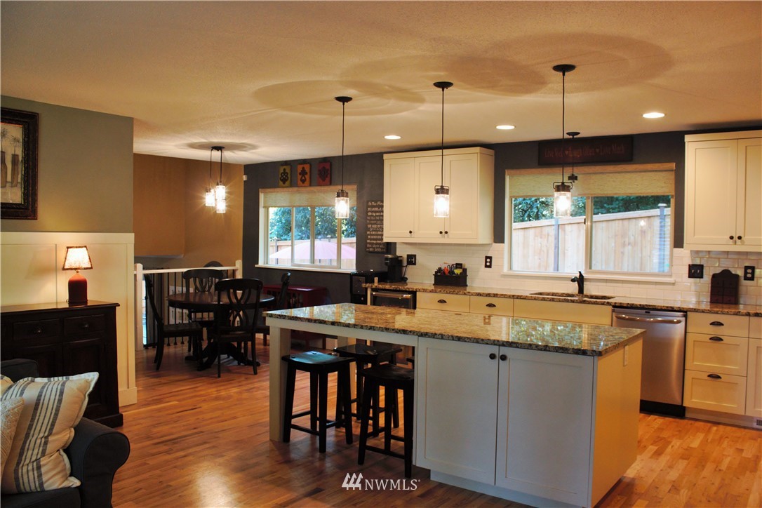 9057 Ridgeview Circle West University Place, WA 98466 - Photo 10 of 40 Gallery Image 10