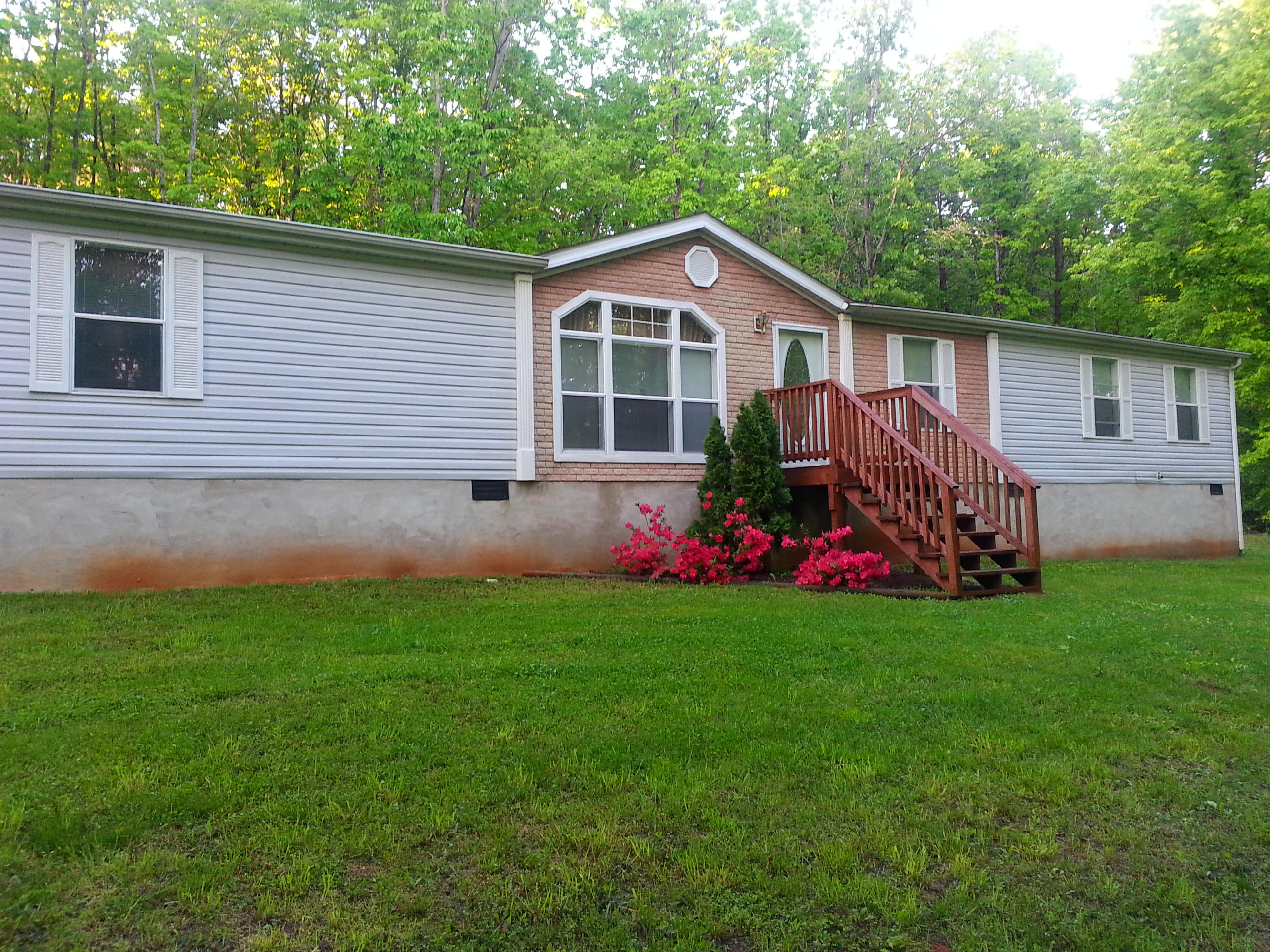 4572 Altice Road Moneta, VA 24121 - Photo 1 of 17 Front of Home