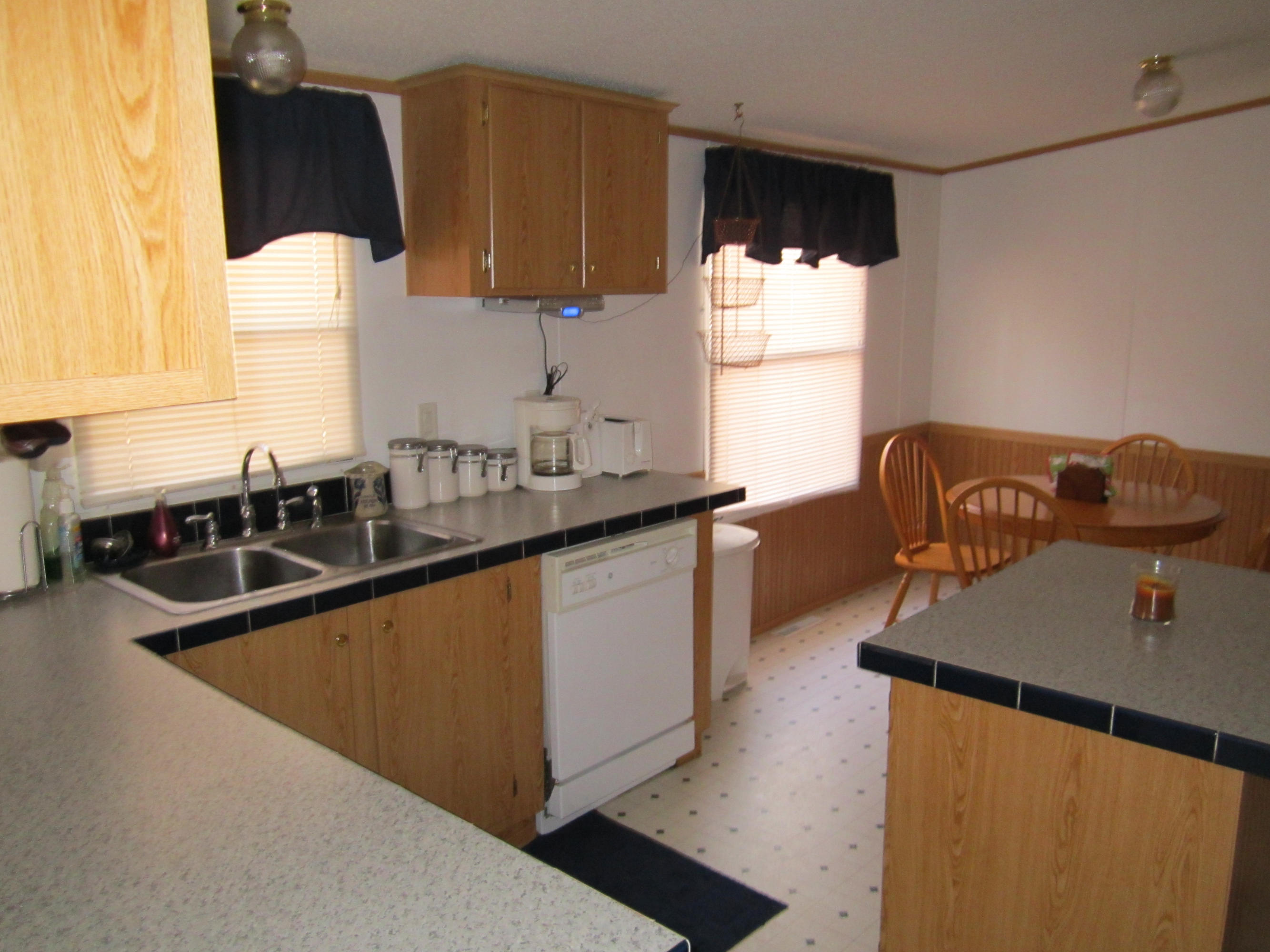 4572 Altice Road Moneta, VA 24121 - Photo 9 of 17 Kitchen