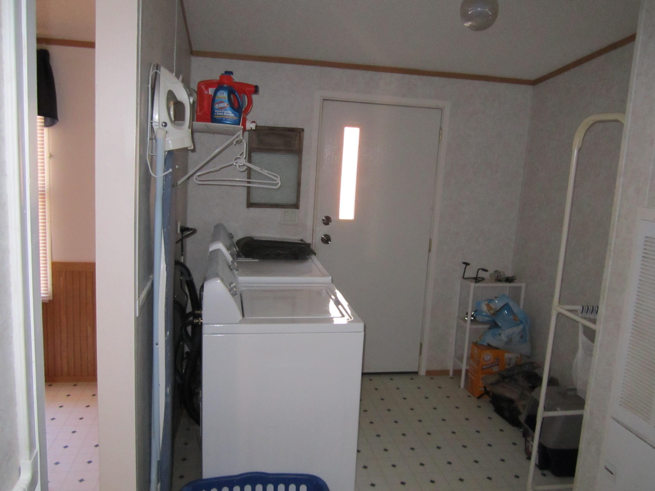 4572 Altice Road Moneta, VA 24121 - Photo 10 of 17 Laundry Room